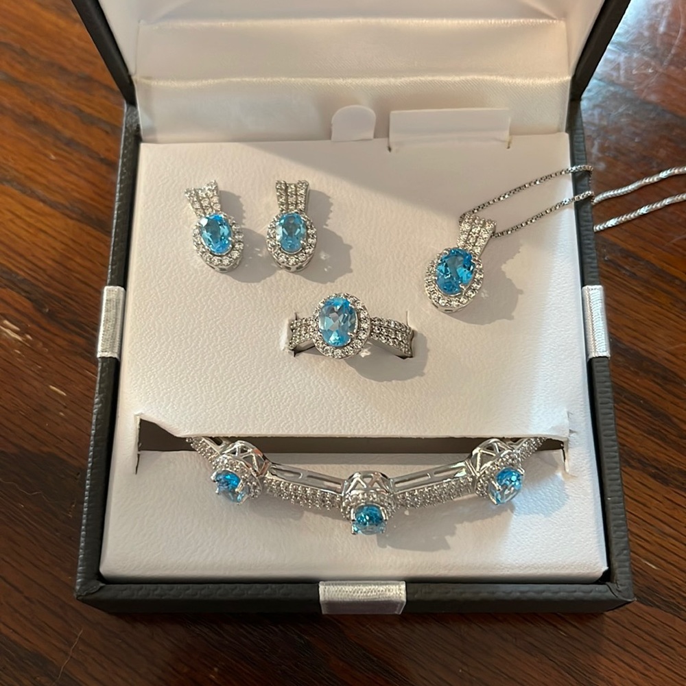 4pc Topaz cubic zirconia set, never worn!